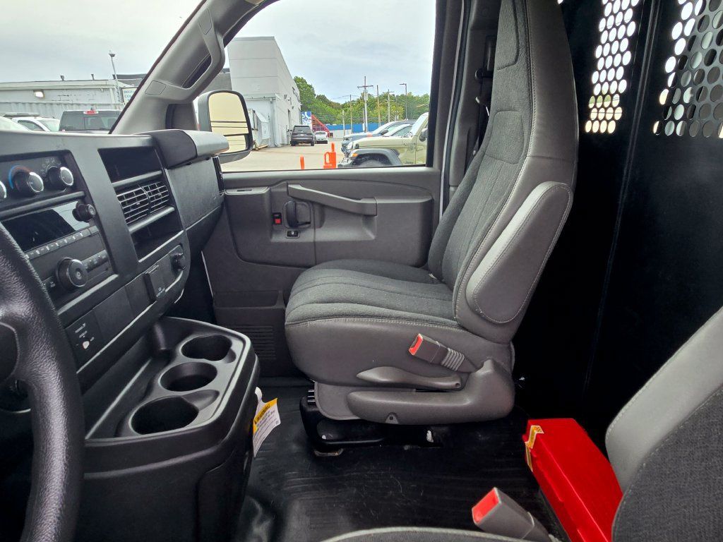 Used 2025 GMC Savana 2500 w/ Driver Convenience Package RWD image 11