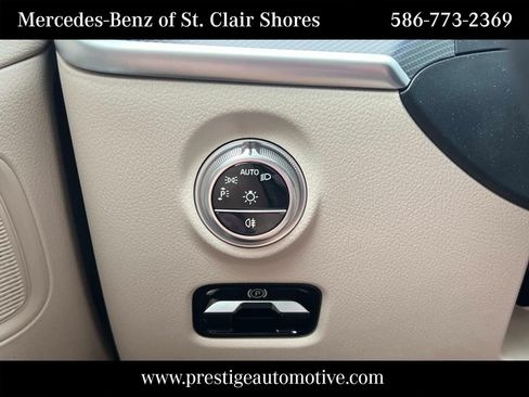 Used 2025 Mercedes-Benz C 300 4MATIC Sedan image 32