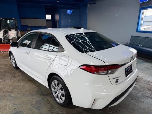 Used 2020 Toyota Corolla LE image 11