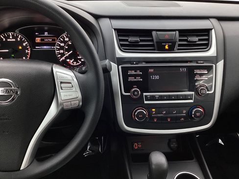 Used 2018 Nissan Altima 2.5 S w/ S Convenience Package FWD image 32