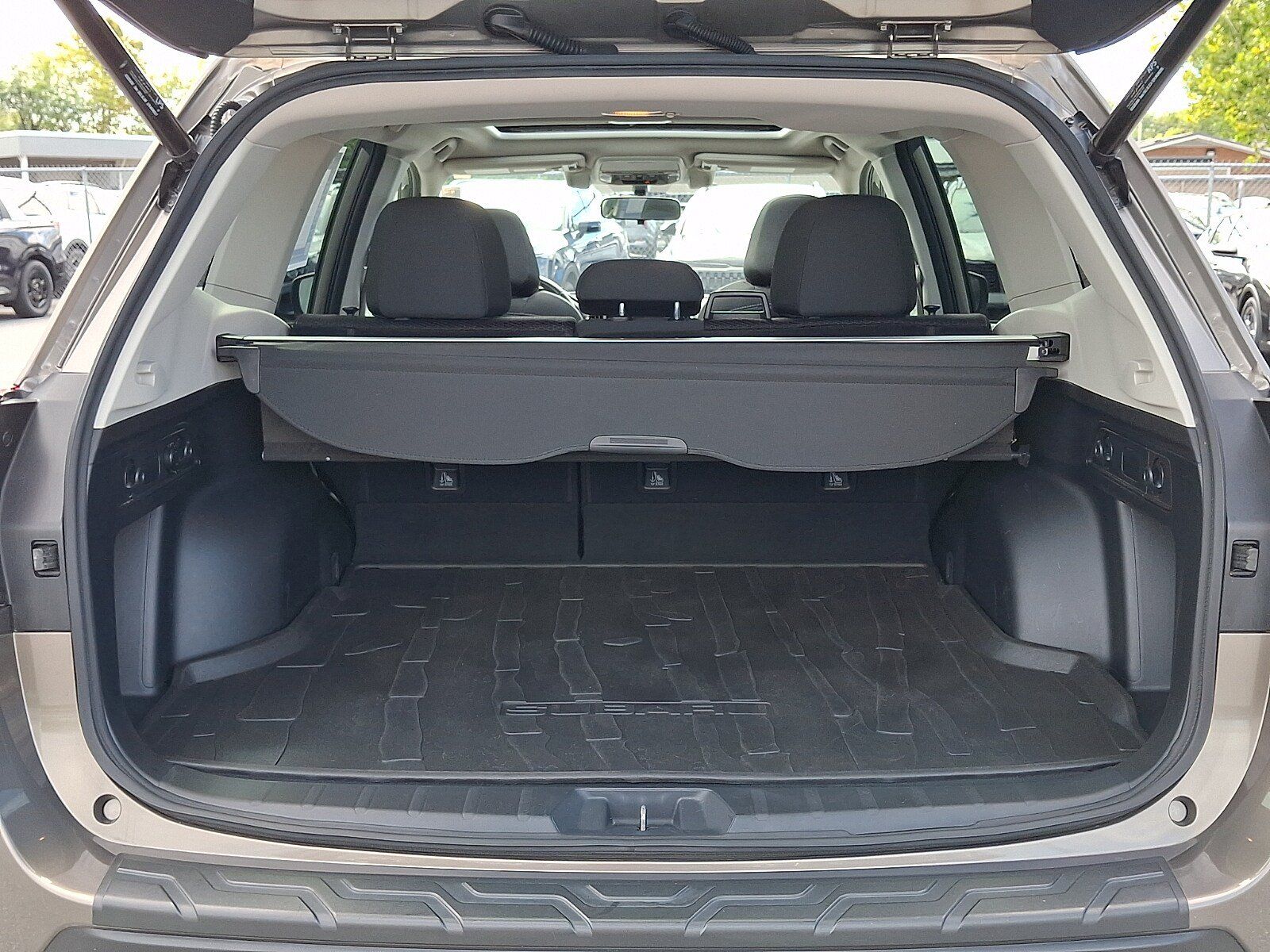 Used 2021 Subaru Forester Premium AWD/4WD image 31