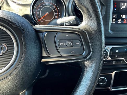 Used 2022 Jeep Gladiator Sport image 20