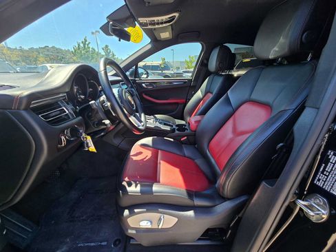 Used 2020 Porsche Macan AWD/4WD image 21