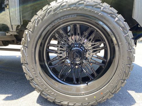 Used 2025 GMC Sierra 2500 AT4 w/ AT4 Premium Plus Package AWD/4WD image 14