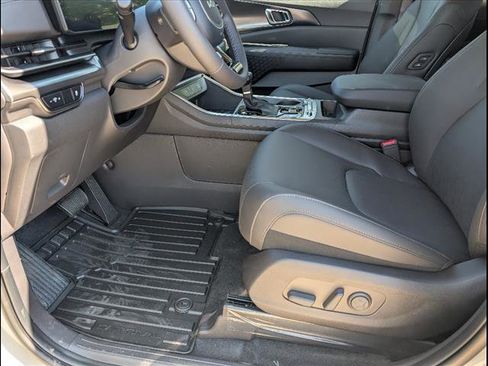 New 2026 Kia Carnival SX w/ SX Dark Edition Package image 7