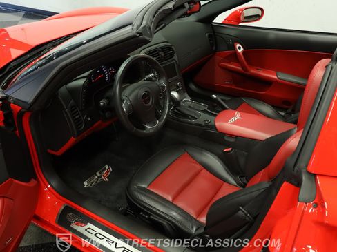 Used 2013 Chevrolet Corvette Grand Sport w/ 2LT Preferred Equipment Group RWD image 4