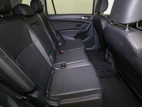 Used 2020 Volkswagen Tiguan SEL AWD/4WD image 22