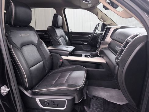 Used 2019 RAM 1500 Laramie AWD/4WD image 42