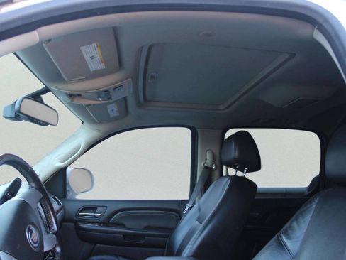 Used 2008 Cadillac Escalade EXT AWD/4WD image 6