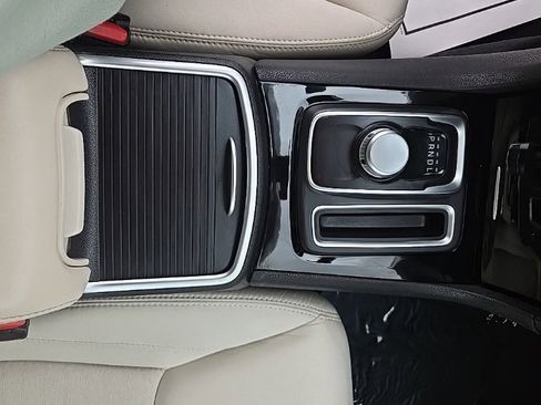 Certified 2023 Chrysler 300 Touring image 18