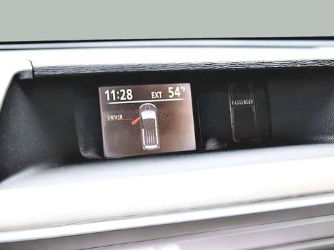 Used 2011 Toyota Sienna Limited image 26