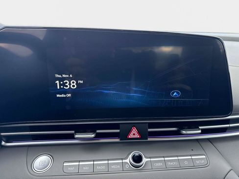 Certified 2025 Hyundai Elantra SEL image 23