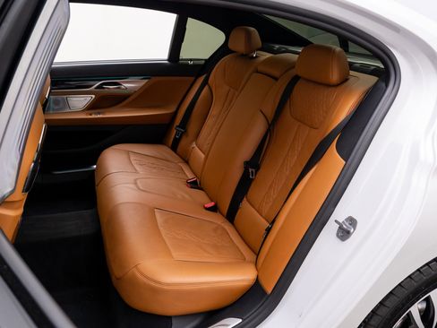 Used 2020 BMW 750i xDrive image 16