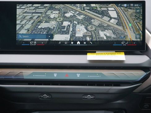 Used 2025 BMW X3 xDrive30i w/ Premium Package image 14