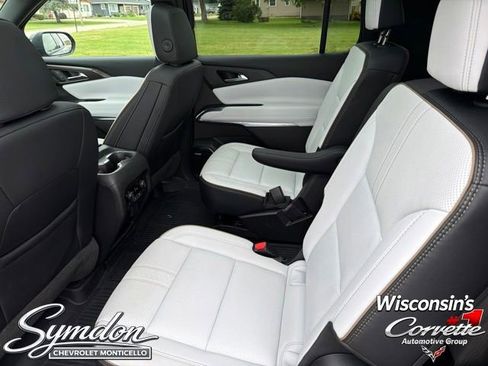 Used 2026 Chevrolet Traverse High Country w/ LPO, Floor Liner Package AWD/4WD image 19