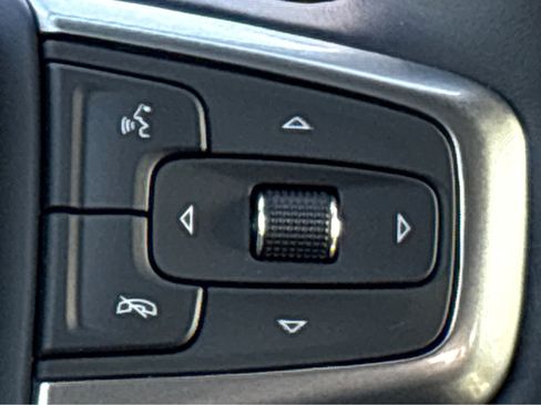 Used 2022 Chevrolet Silverado 1500 LT w/ Z71 Off-Road Package image 14