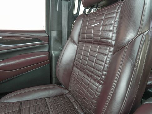 Used 2021 Cadillac Escalade Sport Platinum w/ LPO, ONYX Package image 30