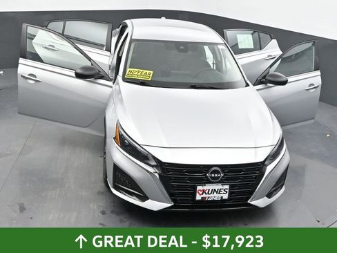 Used 2024 Nissan Altima 2.5 SV FWD image 56