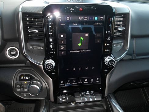 New 2026 RAM 1500 4x4 Crew Cab image 15