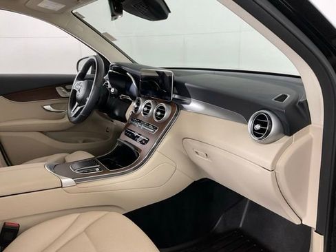 Used 2022 Mercedes-Benz GLC 300 GLC 300 image 31