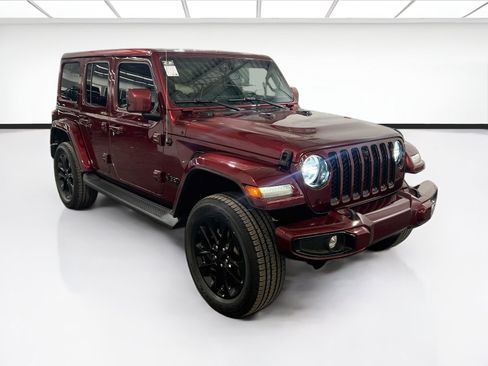 Used 2021 Jeep Wrangler Unlimited Sahara AWD/4WD image 3