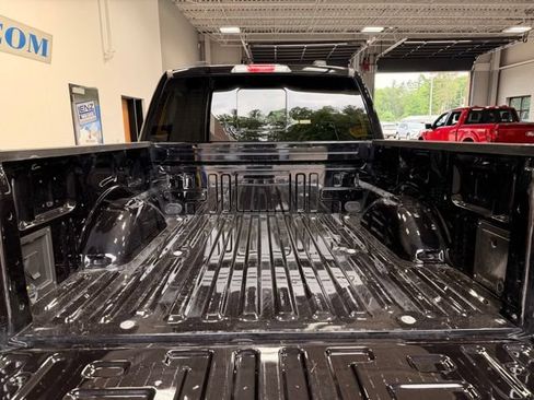 Used 2025 Ford F150 Lariat AWD/4WD image 10