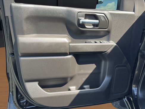 Used 2022 Chevrolet Silverado 1500 Custom AWD/4WD image 16
