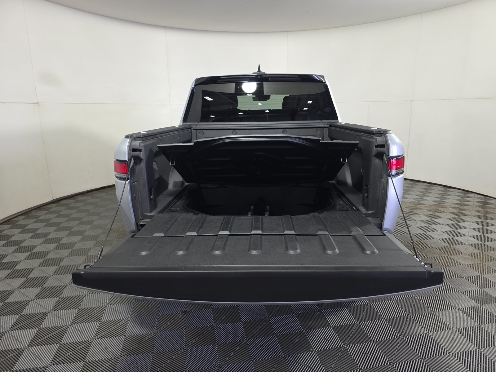 Used 2023 Rivian R1T Adventure Quad AWD/4WD image 15