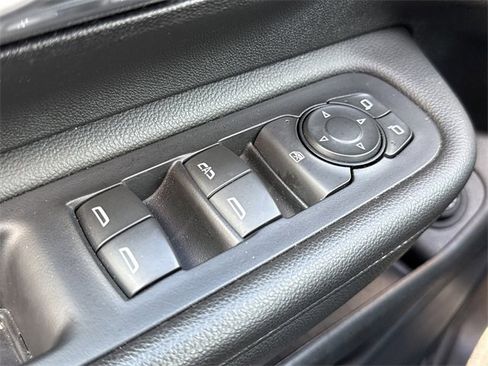 Used 2023 GMC Terrain SLT image 21