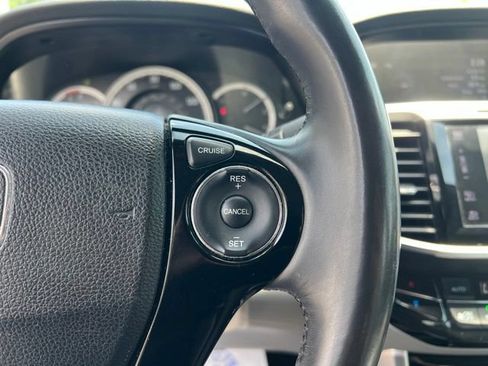 Used 2017 Honda Accord EX-L image 16