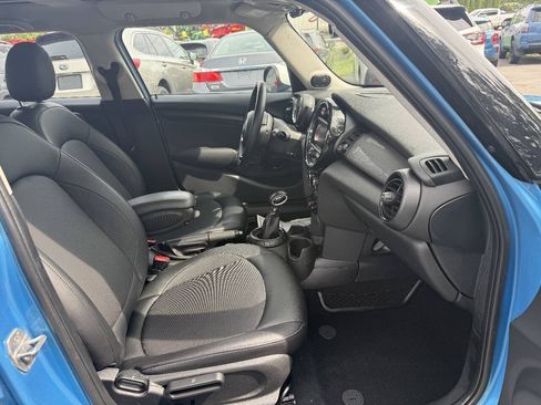 Used 2016 MINI Cooper 4-Door Hardtop FWD image 14
