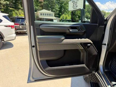 Used 2024 Chevrolet Silverado 2500 ZR2 w/ ZR2 Bison Edition AWD/4WD image 18