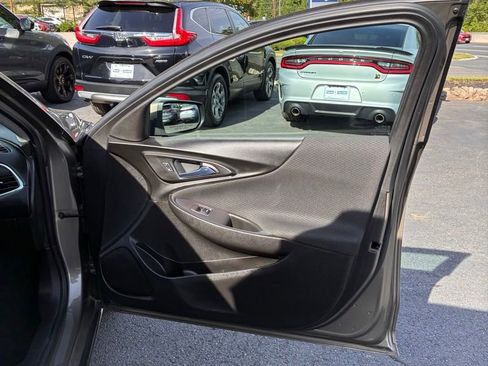 Used 2020 Chevrolet Malibu LT FWD image 46