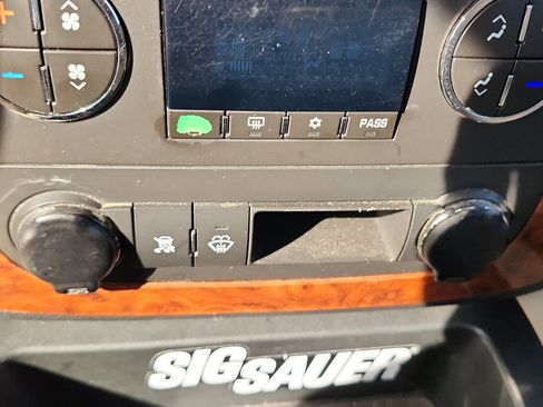 Used 2008 Chevrolet Silverado 1500 LTZ w/ Suspension Package, Off-Road image 24