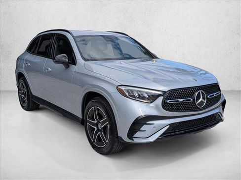 Certified 2025 Mercedes-Benz GLC 300 image 3