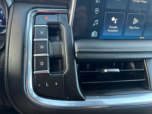 Used 2024 Chevrolet Tahoe High Country w/ Advanced Technology Package AWD/4WD image 28