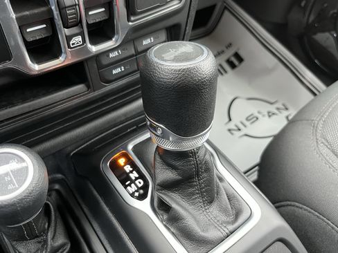 Used 2023 Jeep Wrangler Unlimited w/ Cold Weather Group image 26