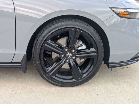 Used 2024 Honda Accord Sport image 11