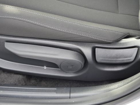 Certified 2025 Hyundai Elantra Sport image 20