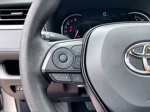 Used 2025 Toyota RAV4 XLE image 22