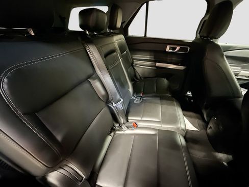 Used 2024 Ford Explorer XLT w/ Equipment Group 202A image 25