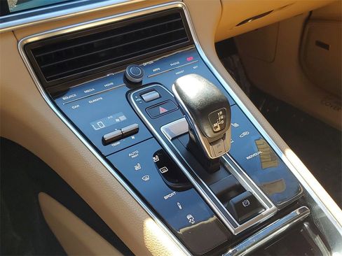 Used 2018 Porsche Panamera 4 w/ Premium Package Plus image 31