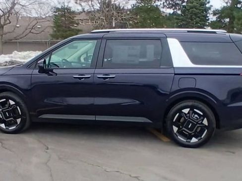 New 2026 Kia Carnival EX image 8