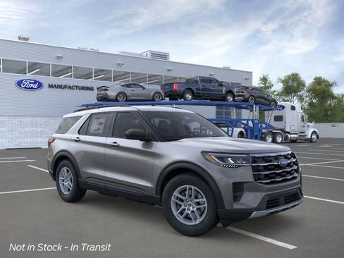 New 2026 Ford Explorer Active RWD image 7