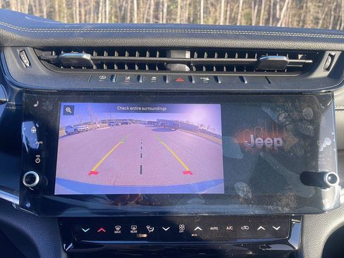 New 2026 Jeep Grand Cherokee L Limited w/ Limited Altitude Package image 18