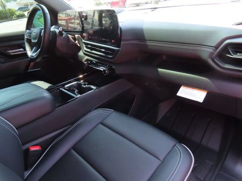 Certified 2025 Chevrolet Silverado EV LT AWD/4WD image 40
