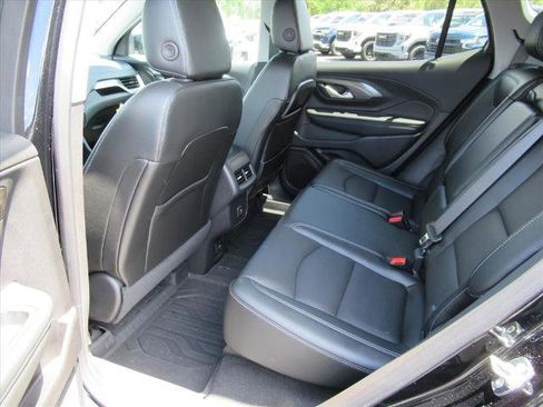 Used 2024 GMC Terrain SLT w/ Infotainment Package II AWD/4WD image 34