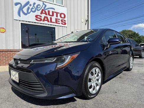 Used 2023 Toyota Corolla LE w/ Carpet Mat Package (TMS) FWD image 1
