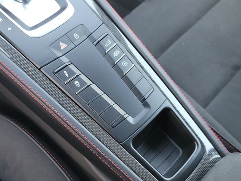 Certified 2025 Porsche 718 Cayman GTS RWD image 24