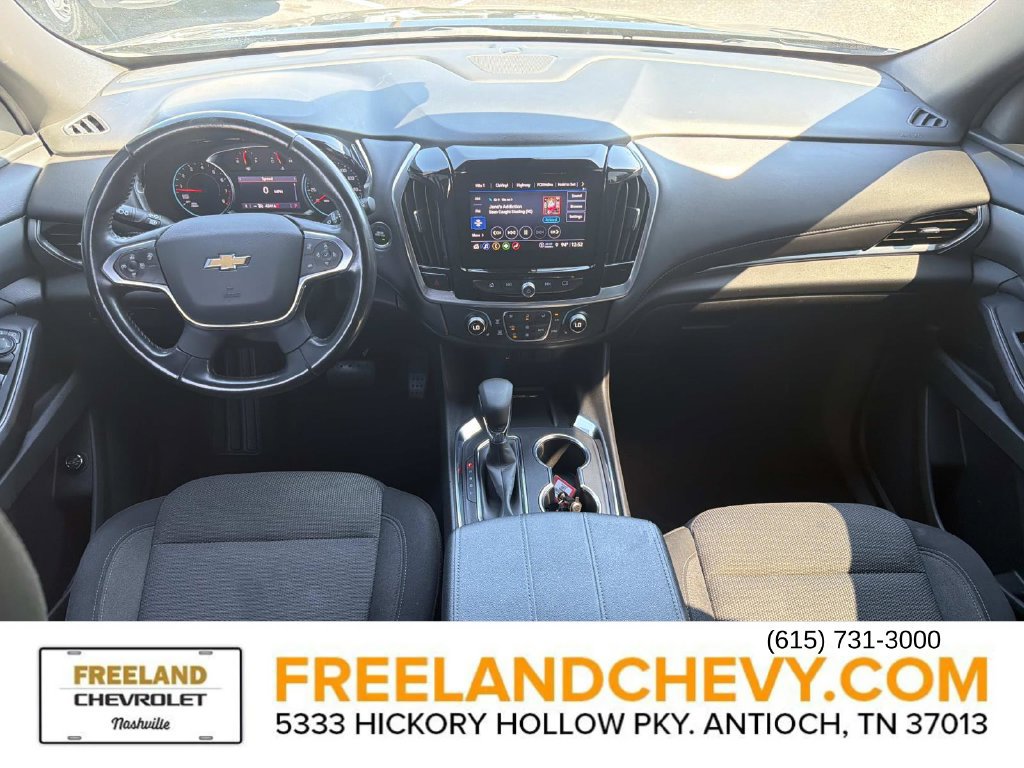 Used 2022 Chevrolet Traverse LT FWD image 18